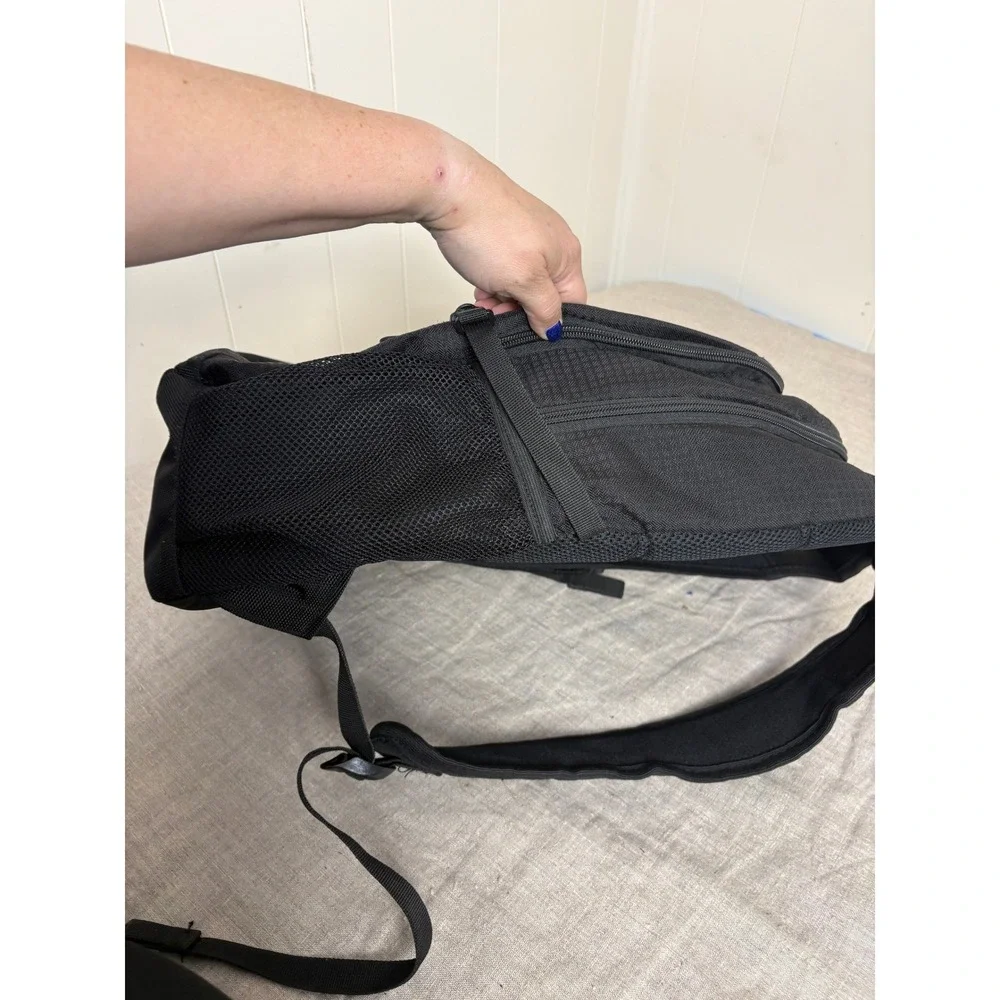 High Sierra Backpack Unisex Large Black Suspension Strap System Ripstop